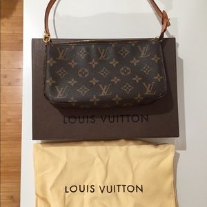 Louis Vuitton Pochette